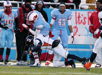 Thumbnail 2 in Sachse vs. Skyline (UIL 5A Area Playoff) photogallery.