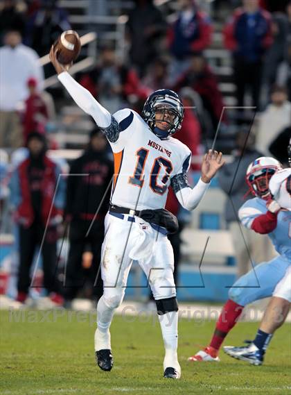 Thumbnail 1 in Sachse vs. Skyline (UIL 5A Area Playoff) photogallery.
