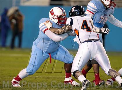 Thumbnail 2 in Sachse vs. Skyline (UIL 5A Area Playoff) photogallery.