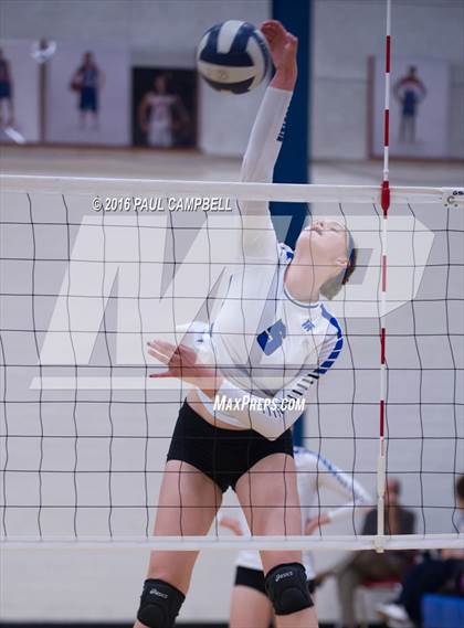 Thumbnail 1 in Fountain Hills vs Northwest Christian (AIA D3 Championship) photogallery.
