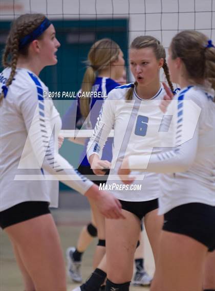 Thumbnail 3 in Fountain Hills vs Northwest Christian (AIA D3 Championship) photogallery.