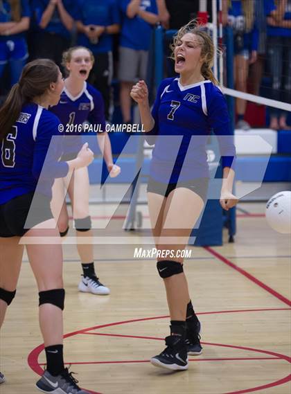 Thumbnail 3 in Fountain Hills vs Northwest Christian (AIA D3 Championship) photogallery.