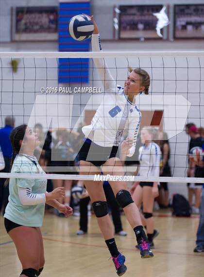Thumbnail 2 in Fountain Hills vs Northwest Christian (AIA D3 Championship) photogallery.