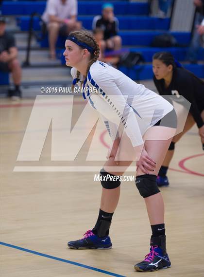Thumbnail 2 in Fountain Hills vs Northwest Christian (AIA D3 Championship) photogallery.