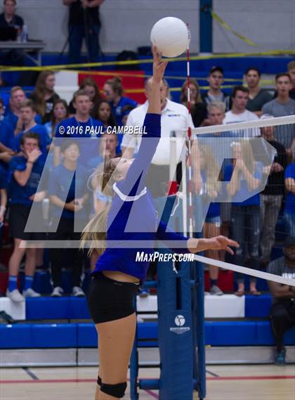 Thumbnail 3 in Fountain Hills vs Northwest Christian (AIA D3 Championship) photogallery.