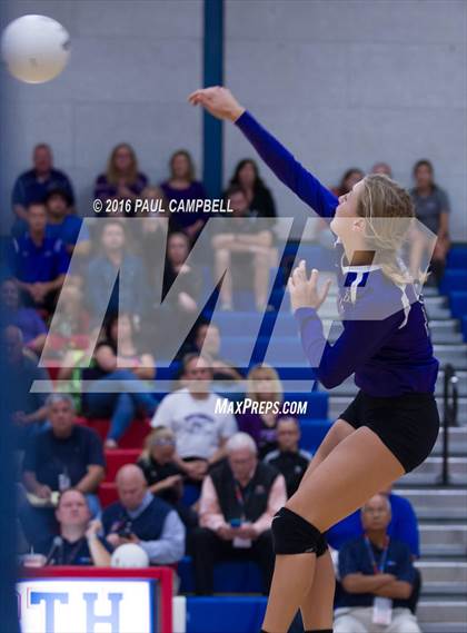 Thumbnail 3 in Fountain Hills vs Northwest Christian (AIA D3 Championship) photogallery.