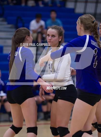Thumbnail 2 in Fountain Hills vs Northwest Christian (AIA D3 Championship) photogallery.