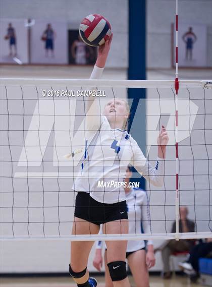 Thumbnail 1 in Fountain Hills vs Northwest Christian (AIA D3 Championship) photogallery.