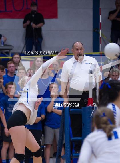 Thumbnail 3 in Fountain Hills vs Northwest Christian (AIA D3 Championship) photogallery.