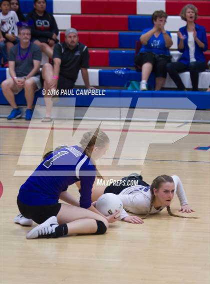 Thumbnail 1 in Fountain Hills vs Northwest Christian (AIA D3 Championship) photogallery.