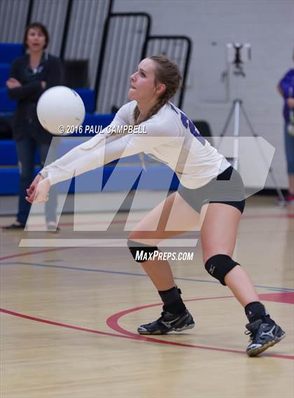 Thumbnail 3 in Fountain Hills vs Northwest Christian (AIA D3 Championship) photogallery.