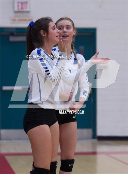 Thumbnail 2 in Fountain Hills vs Northwest Christian (AIA D3 Championship) photogallery.