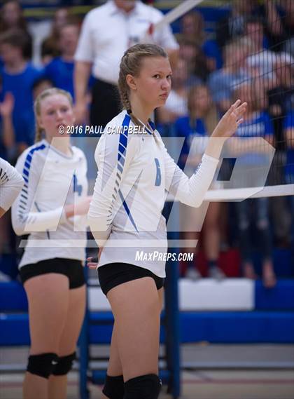 Thumbnail 1 in Fountain Hills vs Northwest Christian (AIA D3 Championship) photogallery.