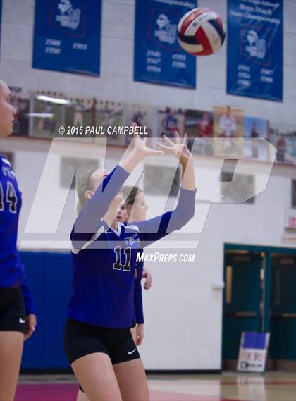 Thumbnail 3 in Fountain Hills vs Northwest Christian (AIA D3 Championship) photogallery.