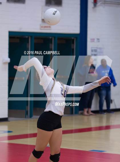 Thumbnail 2 in Fountain Hills vs Northwest Christian (AIA D3 Championship) photogallery.