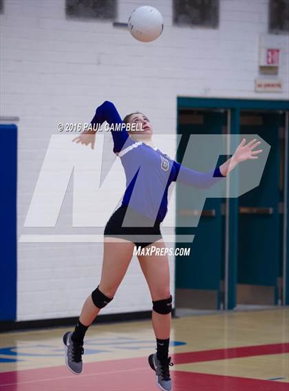 Thumbnail 2 in Fountain Hills vs Northwest Christian (AIA D3 Championship) photogallery.