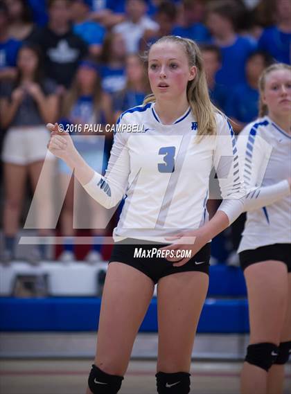 Thumbnail 3 in Fountain Hills vs Northwest Christian (AIA D3 Championship) photogallery.