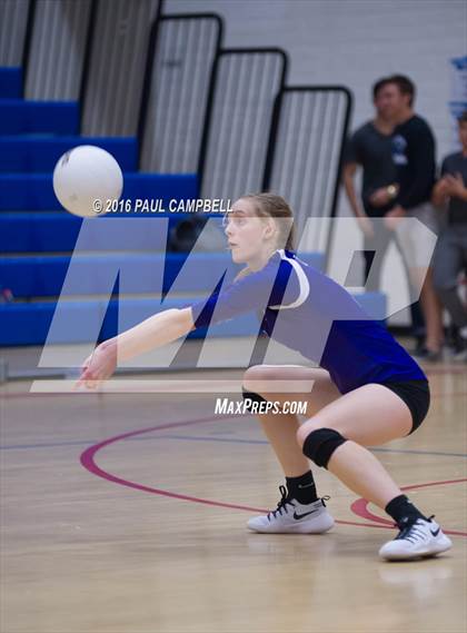 Thumbnail 3 in Fountain Hills vs Northwest Christian (AIA D3 Championship) photogallery.