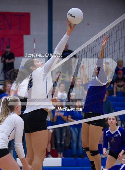 Thumbnail 2 in Fountain Hills vs Northwest Christian (AIA D3 Championship) photogallery.