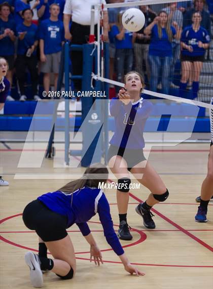 Thumbnail 2 in Fountain Hills vs Northwest Christian (AIA D3 Championship) photogallery.