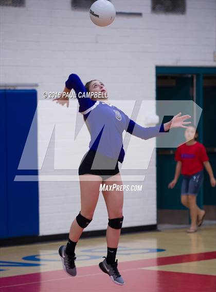 Thumbnail 3 in Fountain Hills vs Northwest Christian (AIA D3 Championship) photogallery.