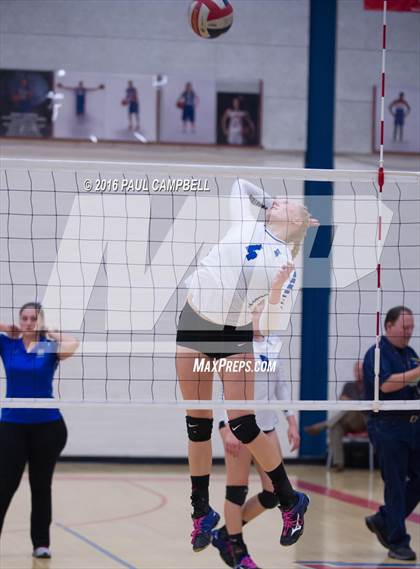 Thumbnail 2 in Fountain Hills vs Northwest Christian (AIA D3 Championship) photogallery.