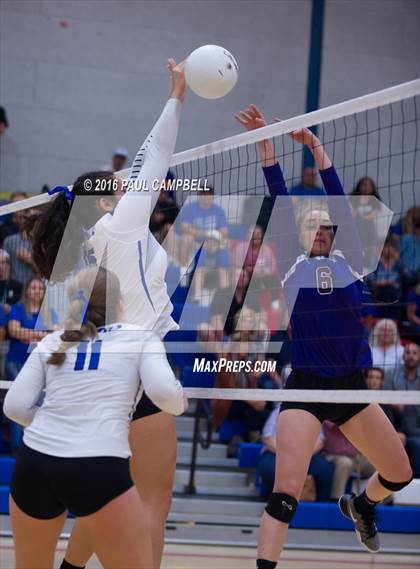 Thumbnail 2 in Fountain Hills vs Northwest Christian (AIA D3 Championship) photogallery.