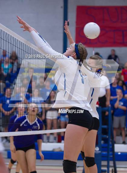 Thumbnail 3 in Fountain Hills vs Northwest Christian (AIA D3 Championship) photogallery.