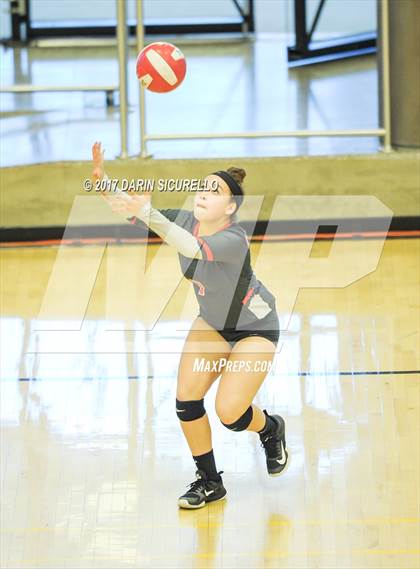 Thumbnail 2 in Walton vs. Mater Dei (Nike Tournament of Champions) photogallery.