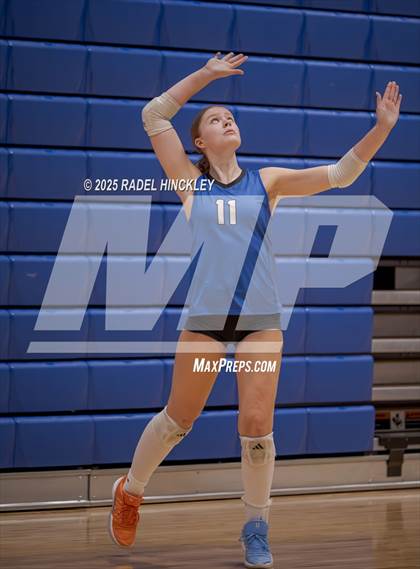 Thumbnail 2 in Grain Valley vs. Raymore-Peculiar (Grain Valley Invitational) photogallery.