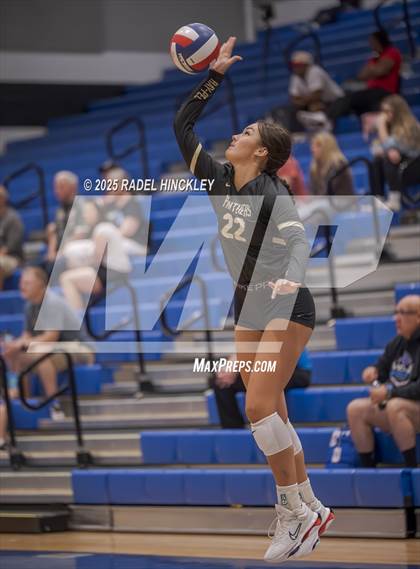 Thumbnail 3 in Grain Valley vs. Raymore-Peculiar (Grain Valley Invitational) photogallery.