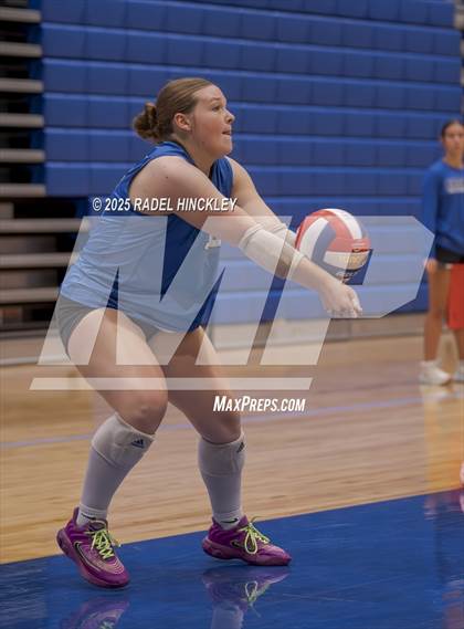 Thumbnail 2 in Grain Valley vs. Raymore-Peculiar (Grain Valley Invitational) photogallery.