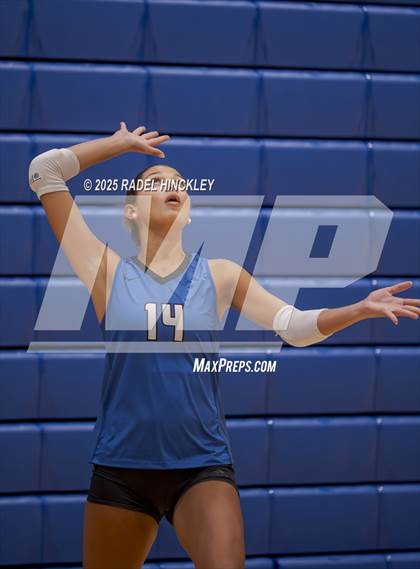 Thumbnail 2 in Grain Valley vs. Raymore-Peculiar (Grain Valley Invitational) photogallery.