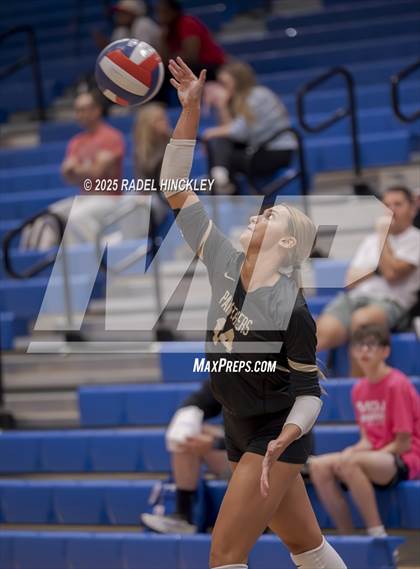 Thumbnail 2 in Grain Valley vs. Raymore-Peculiar (Grain Valley Invitational) photogallery.