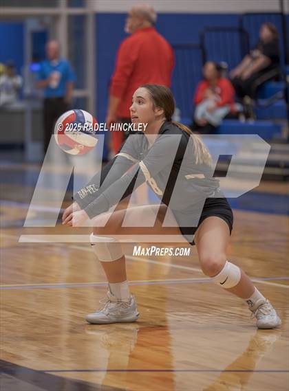 Thumbnail 3 in Grain Valley vs. Raymore-Peculiar (Grain Valley Invitational) photogallery.