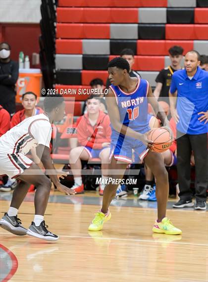 Thumbnail 3 in Central vs North (PXU Coyote Classic Tournament)  photogallery.