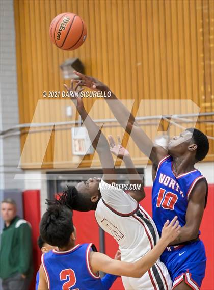 Thumbnail 3 in Central vs North (PXU Coyote Classic Tournament)  photogallery.