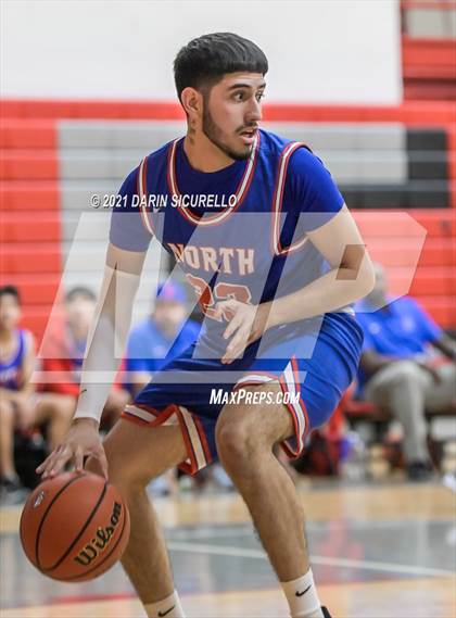 Thumbnail 2 in Central vs North (PXU Coyote Classic Tournament)  photogallery.