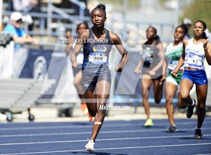 Thumbnail 1 in Bob Hayes Invitational (200m) photogallery.