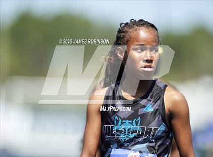 Thumbnail 2 in Bob Hayes Invitational (200m) photogallery.