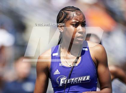 Thumbnail 1 in Bob Hayes Invitational (200m) photogallery.