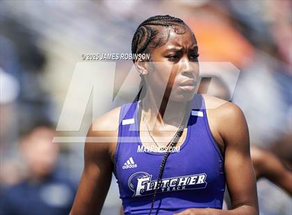 Thumbnail 2 in Bob Hayes Invitational (200m) photogallery.