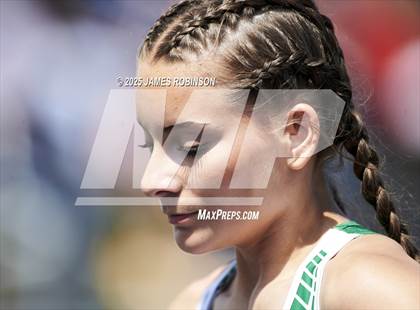 Thumbnail 3 in Bob Hayes Invitational (200m) photogallery.