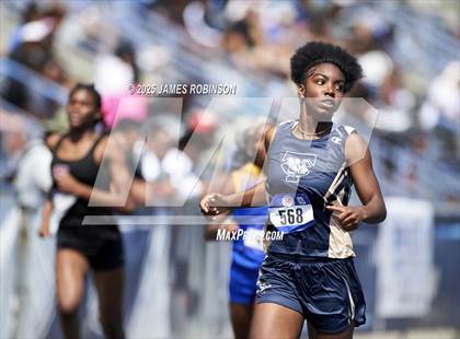 Thumbnail 1 in Bob Hayes Invitational (200m) photogallery.