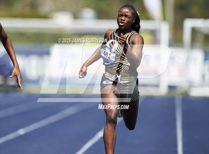 Thumbnail 3 in Bob Hayes Invitational (200m) photogallery.