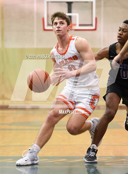 Thumbnail 3 in Catholic-B.R. vs Hahnville (Country Day Classic) photogallery.