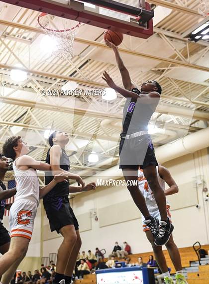 Thumbnail 1 in Catholic-B.R. vs Hahnville (Country Day Classic) photogallery.