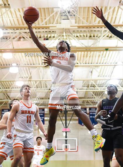 Thumbnail 2 in Catholic-B.R. vs Hahnville (Country Day Classic) photogallery.