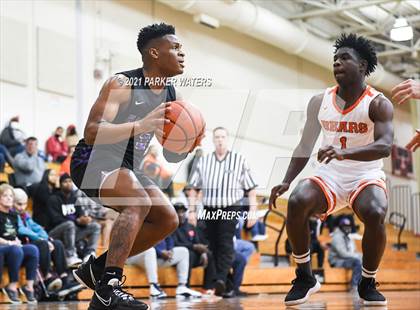 Thumbnail 2 in Catholic-B.R. vs Hahnville (Country Day Classic) photogallery.