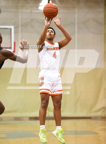 Thumbnail 2 in Catholic-B.R. vs Hahnville (Country Day Classic) photogallery.